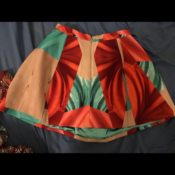 AQ/AQ Darcy Mini Skirt in Digital Print US10 - Picture 6 of 8